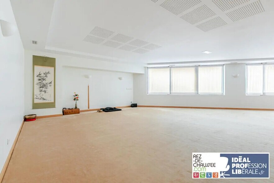 Bureau dans Issy-les-Moulineaux à vendre - Photo de l’immeuble – Image 2 sur 15