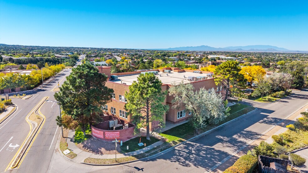 2006 Botulph Rd, Santa Fe, NM à vendre - Photo de l’immeuble – Image 2 sur 22