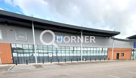 Local commercial dans Torcy à louer Photo de l’immeuble– Image 1 sur 5