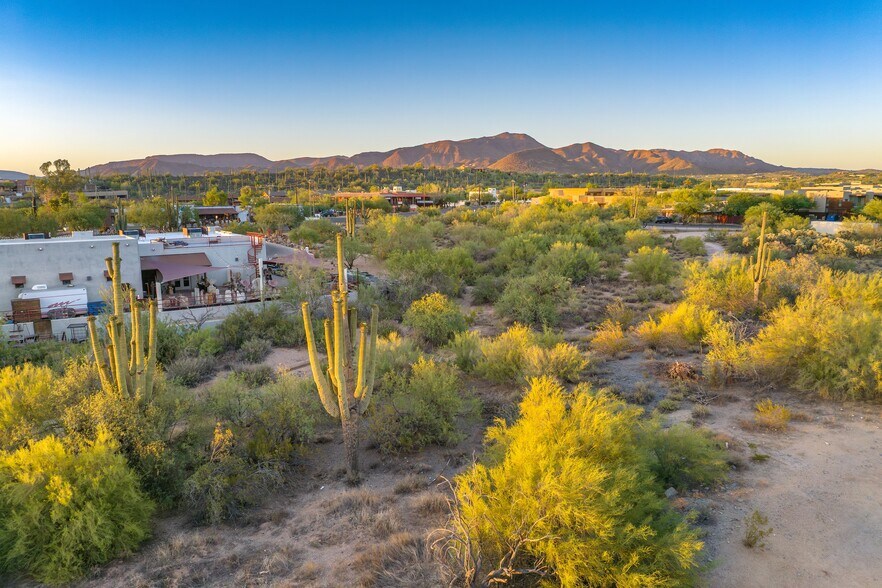 6410 E Cave Creek Rd, Cave Creek, AZ à vendre - Photo de l’immeuble – Image 3 sur 6