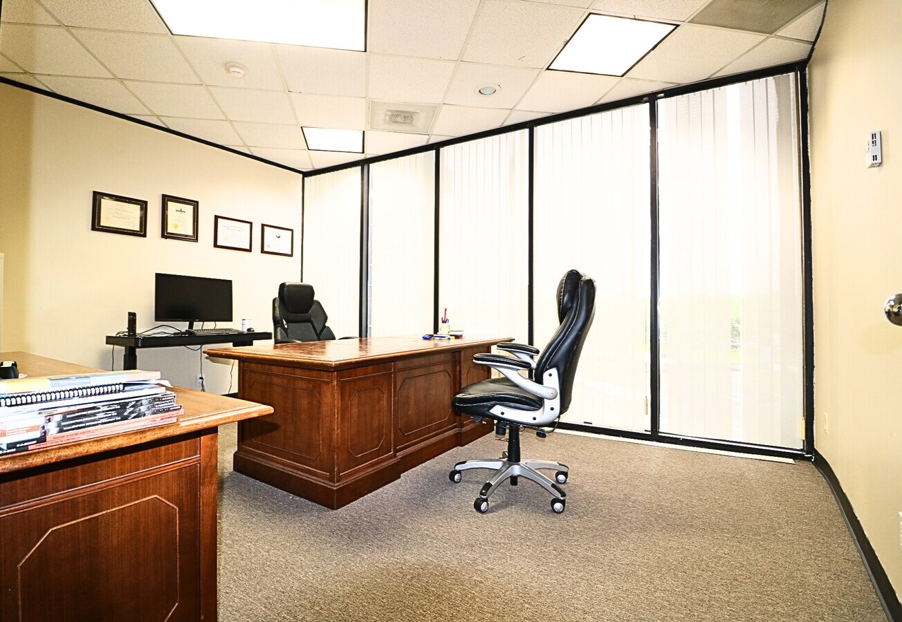 6100 Corporate Dr, Houston, TX 77036 - Lot 3-D -  - Photo intérieure - Image 1 of 10