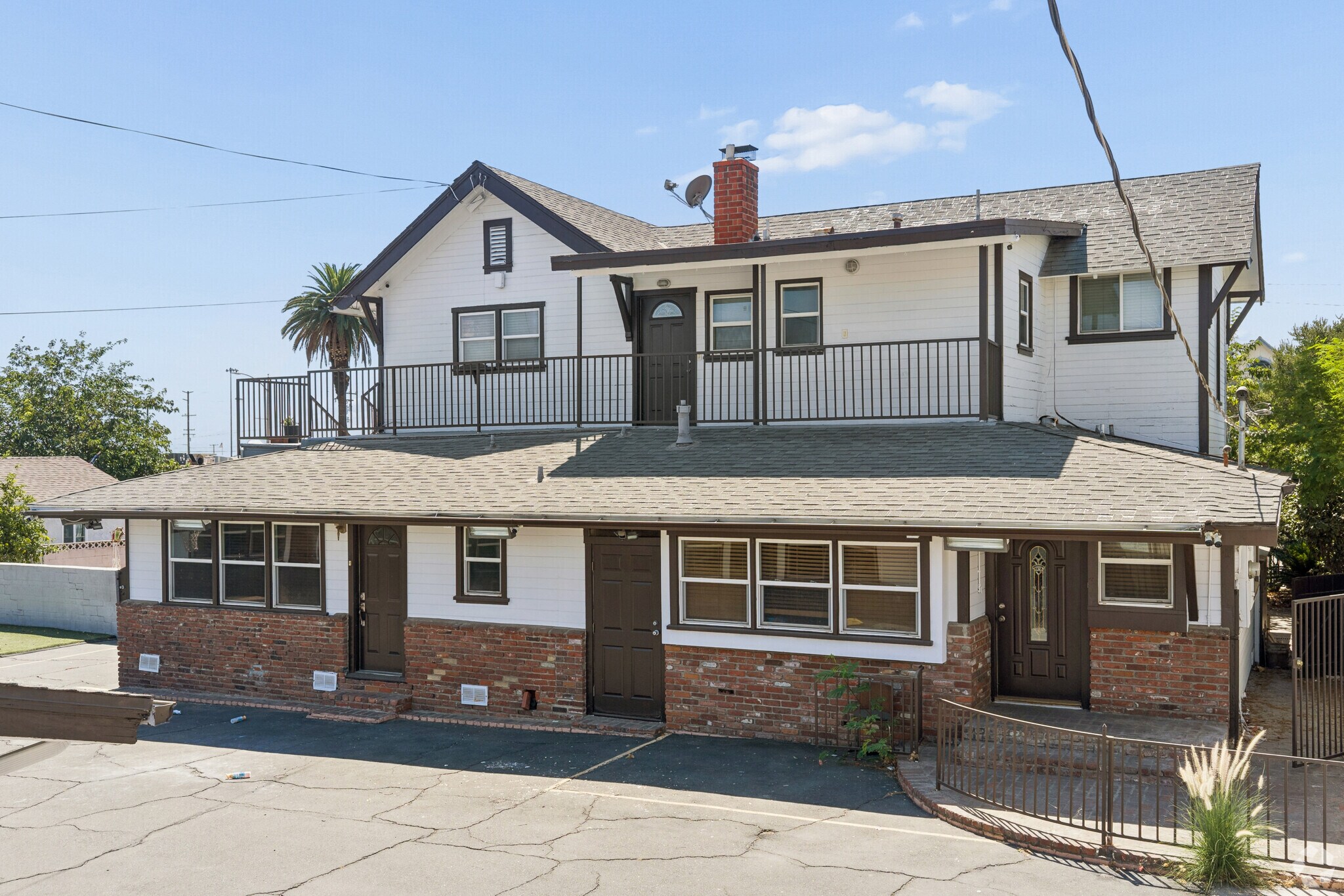 412 N San Gabriel Ave, Azusa, CA à louer Photo de l’immeuble– Image 1 sur 27