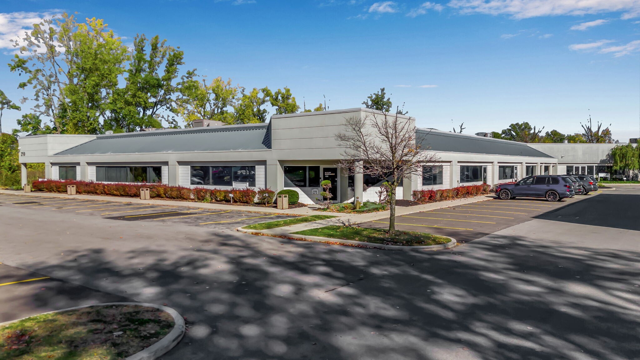 210 John Glenn Dr, Amherst, NY à louer Photo principale– Image 1 sur 17