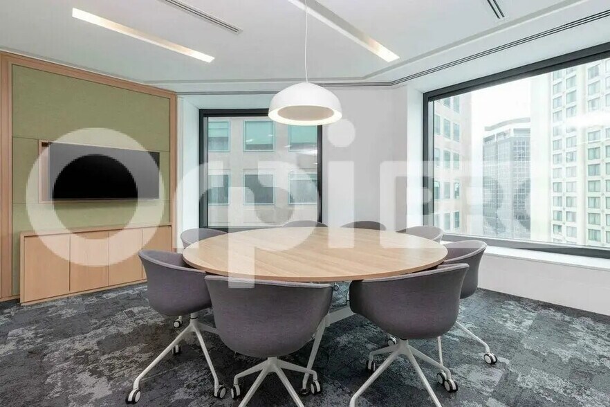 Bureau dans Pantin à louer - Photo de l’immeuble – Image 2 sur 5