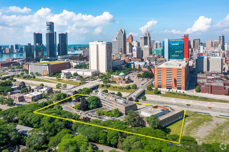 951 E Lafayette St, Detroit, MI à vendre - Photo principale – Image 1 sur 2