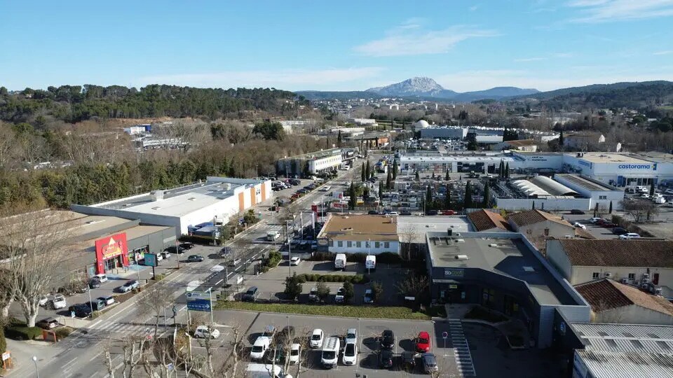 Local commercial dans Aix-en-Provence à louer Aérien– Image 1 sur 6