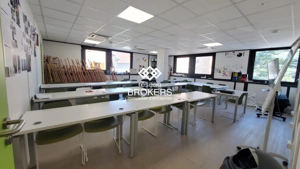 Bureau dans Annecy à louer - Photo de l’immeuble – Image 2 sur 6