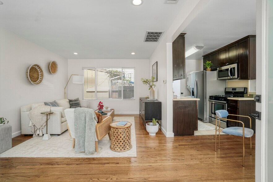 2402 Ocean Park Blvd, Santa Monica, CA à vendre - Photo principale – Image 1 sur 17