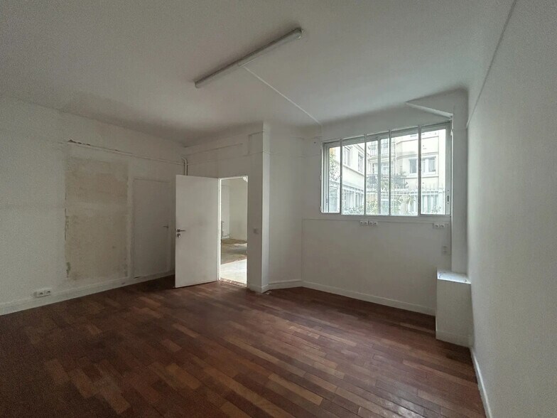 13 Rue Versigny, Paris à louer - Photo intérieure – Image 3 sur 7