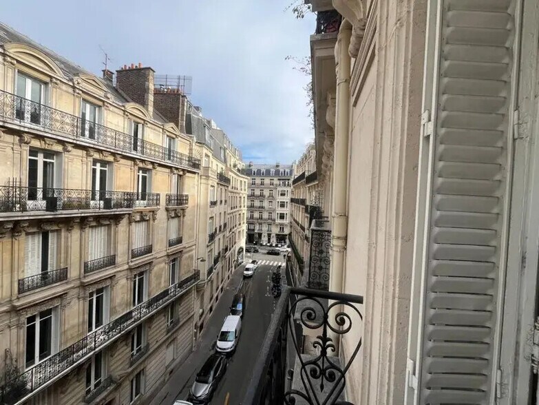 4 Rue De Cerisoles, Paris à louer - Photo de l’immeuble – Image 3 sur 6