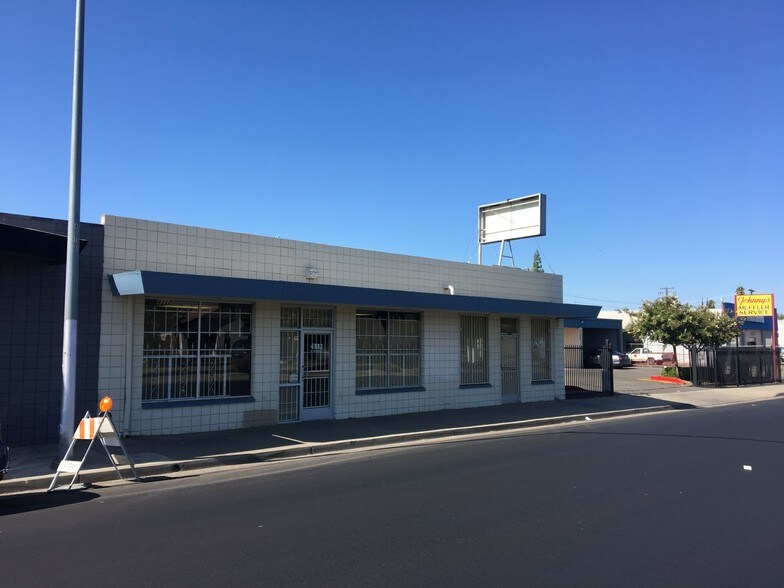 4330-4332 E Belmont Ave, Fresno, CA à vendre - Photo de l’immeuble – Image 2 sur 19
