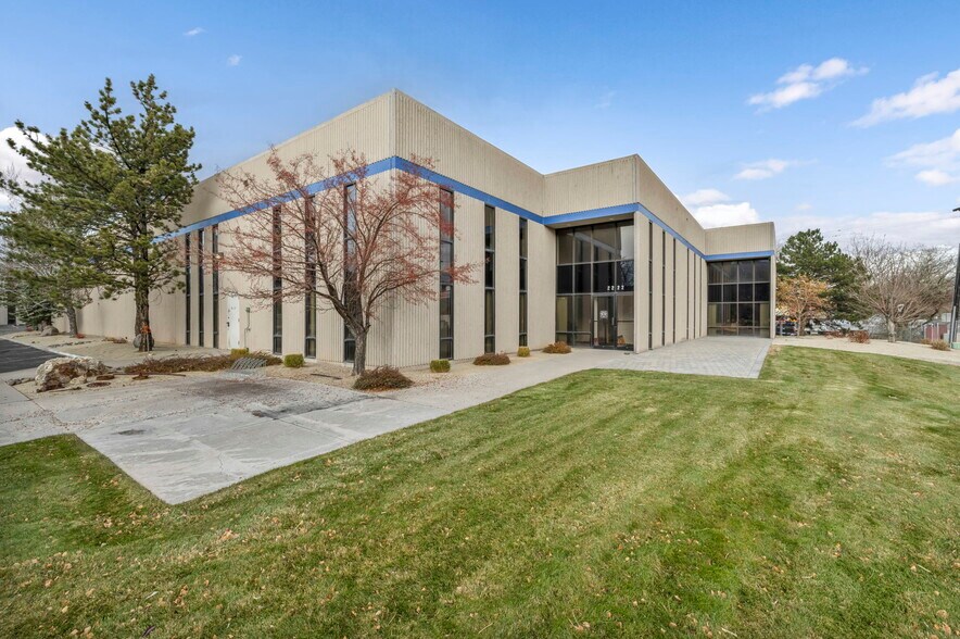 2222 College Pkwy, Carson City, NV à louer - Photo de l’immeuble – Image 2 sur 3