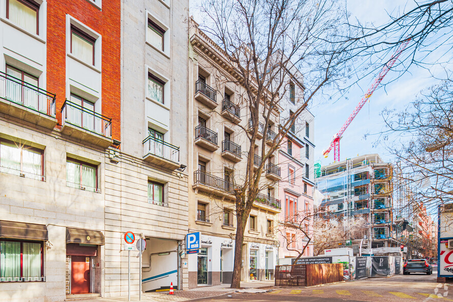 Calle De García De Paredes, 94, Madrid, Madrid à louer - Photo de l’immeuble – Image 2 sur 4