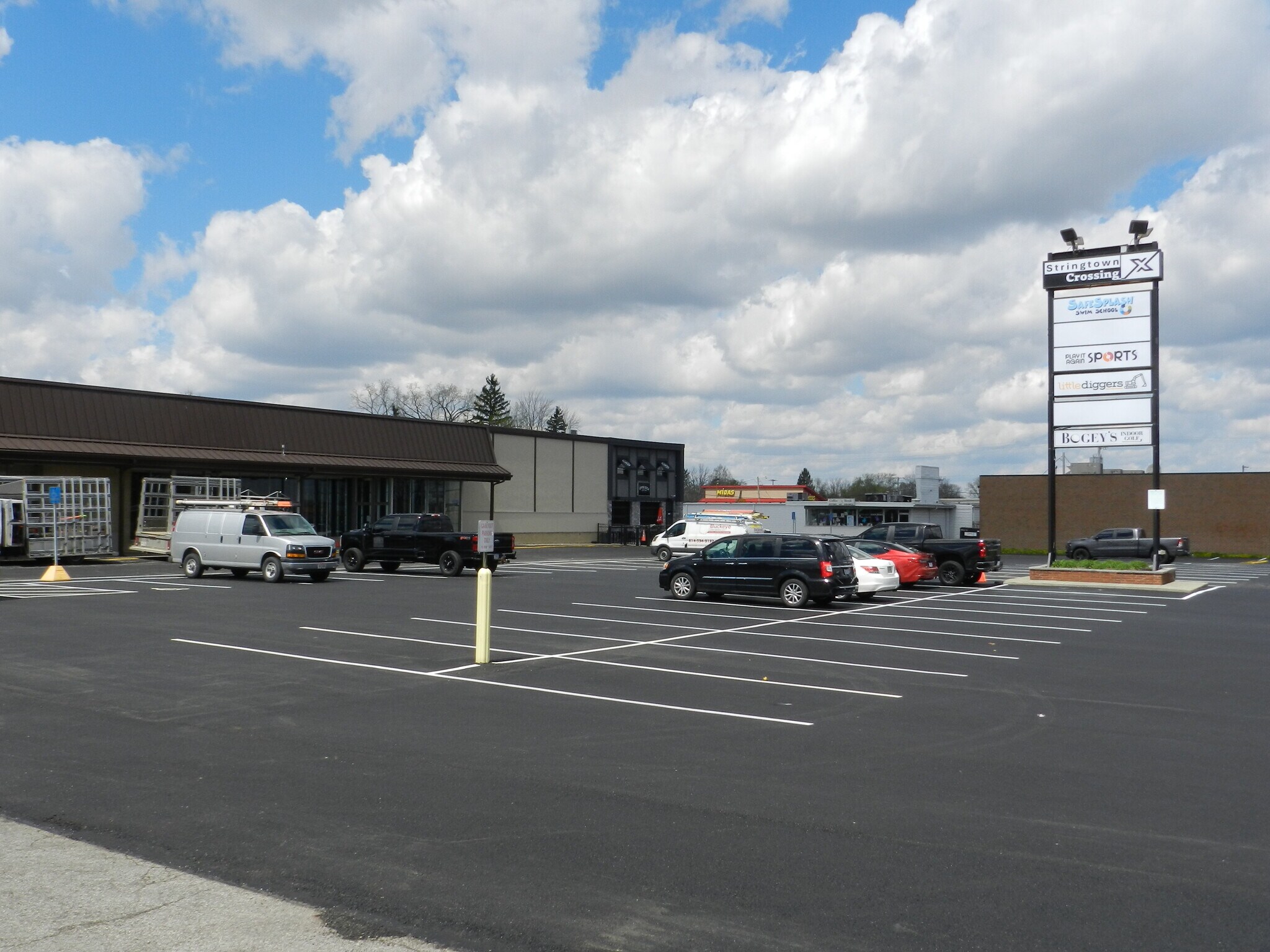 4063-4099 Hoover Rd, Grove City, OH à louer Photo principale– Image 1 sur 13