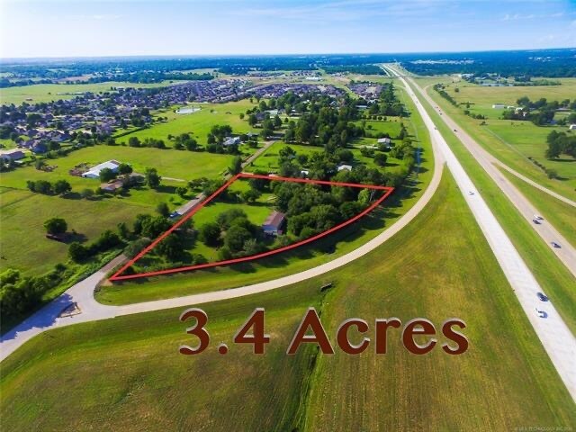 12827 N 135th East Ave, Collinsville, OK à vendre Photo principale– Image 1 sur 5
