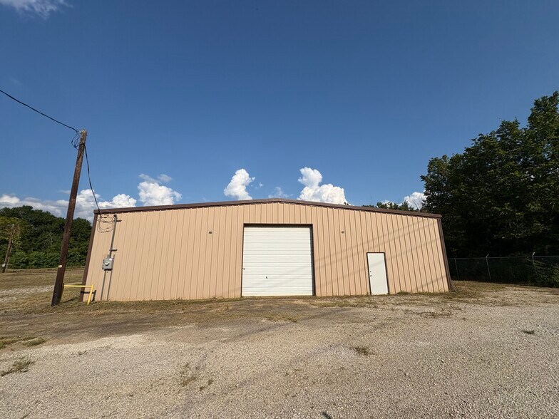 1516 S Sycamore St, Palestine, TX à vendre - Photo de l’immeuble – Image 2 sur 14