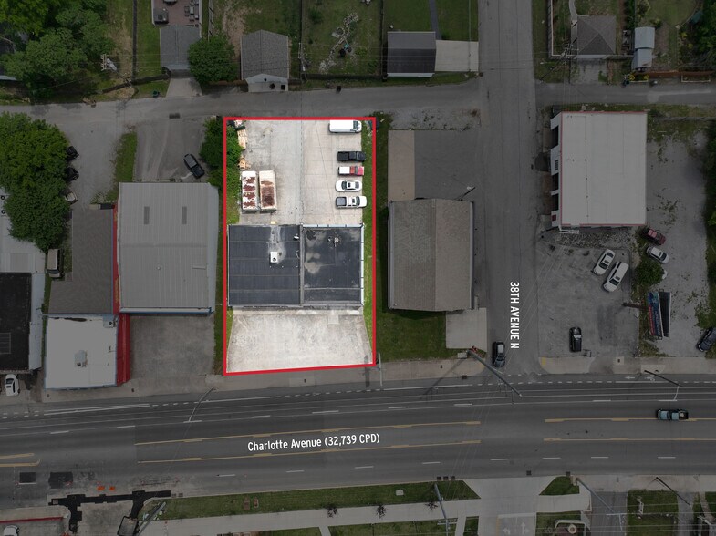 3729 Charlotte Ave, Nashville, TN à louer - Photo de l’immeuble – Image 2 sur 6