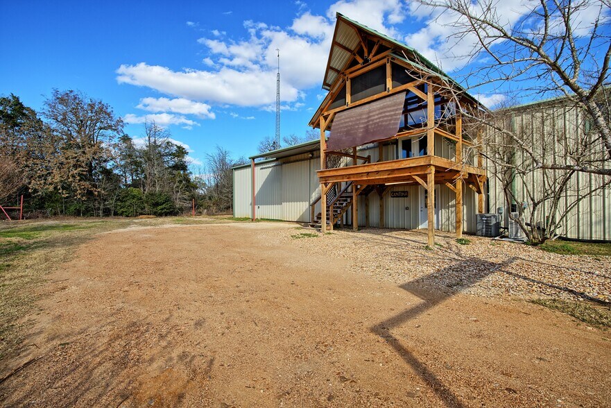 1374 State Hwy 71, Bastrop, TX à louer - Photo de l’immeuble – Image 2 sur 53