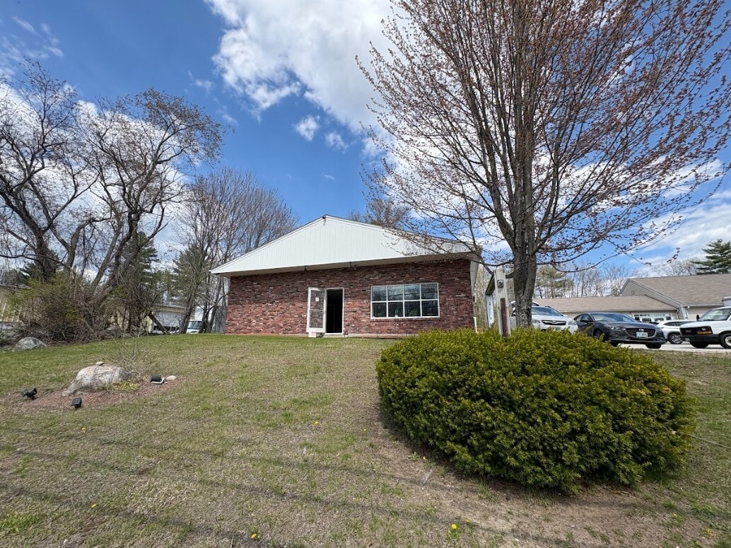 45 Londonderry Tpke, Hooksett, NH à louer Photo de l’immeuble– Image 1 sur 17