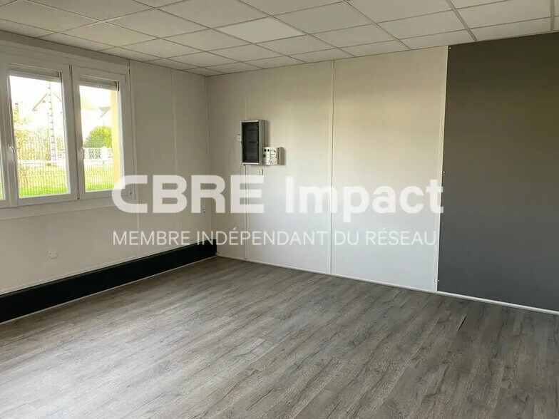 Local d’activités dans Dijon à louer - Photo de l’immeuble – Image 3 sur 11