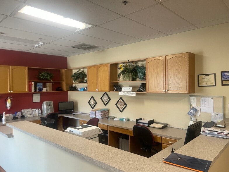 14124 Foothill Blvd, Sylmar, CA à louer - Photo intérieure – Image 3 sur 9