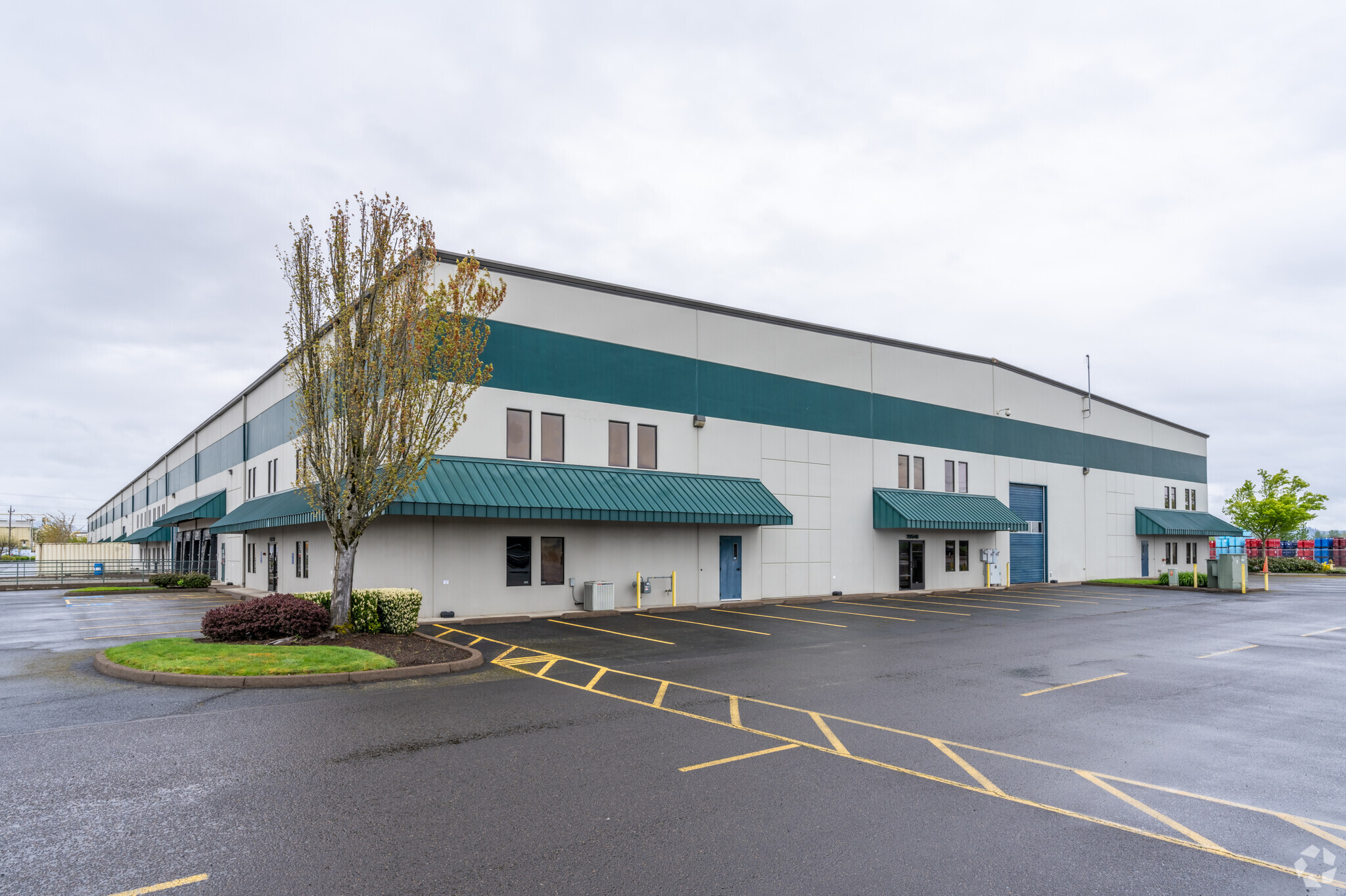 29548 Airport Rd, Eugene, OR à louer Photo principale– Image 1 sur 6