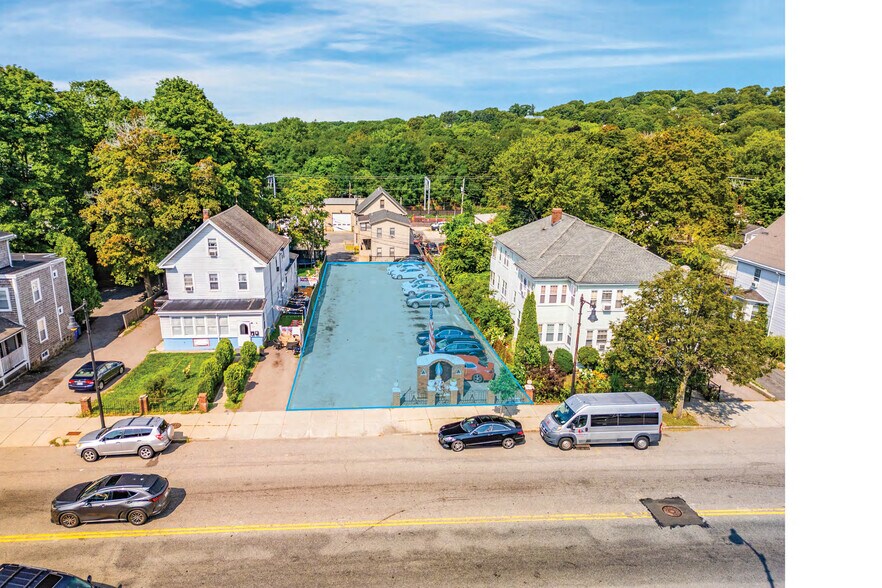 1015 Hyde Park Ave, Hyde Park, MA à vendre - Photo principale – Image 1 sur 9