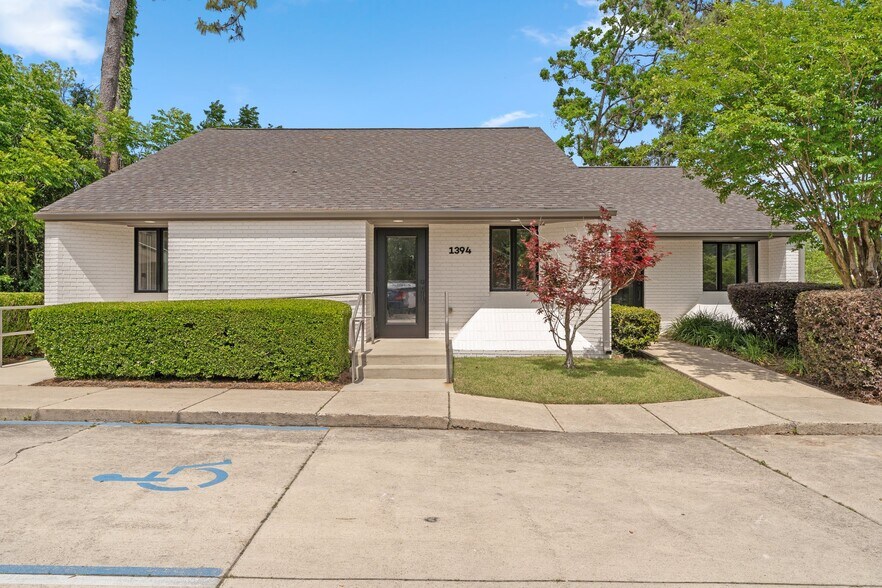 1394 Timberlane Rd, Tallahassee, FL à louer - Photo de l’immeuble – Image 1 sur 16