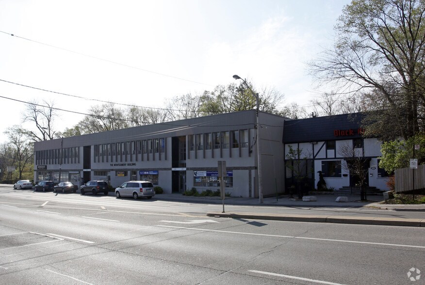 3267-3277 Bloor St W, Toronto, ON à louer - Photo de l’immeuble – Image 2 sur 5