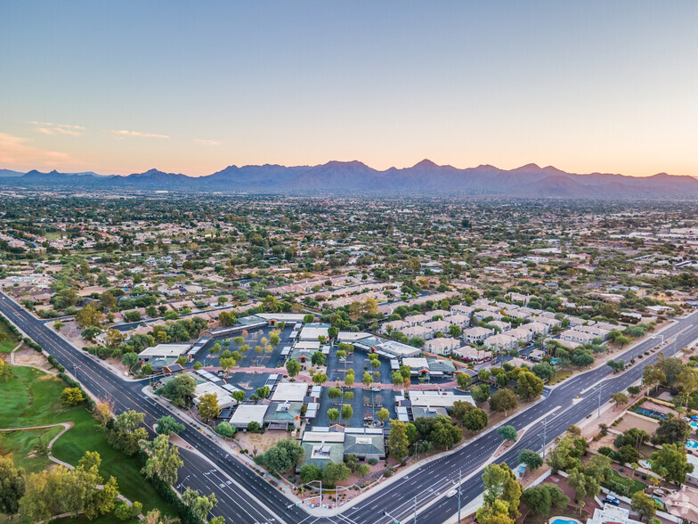 10611 N Hayden Rd, Scottsdale, AZ à louer - Photo de l’immeuble – Image 2 sur 7