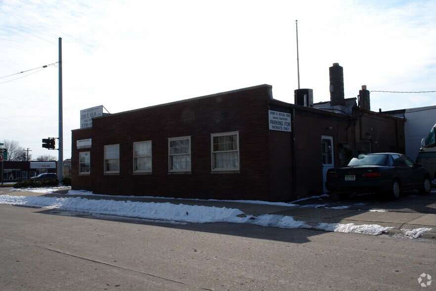 22239 Gratiot Ave, Eastpointe, MI à louer - Photo de l’immeuble – Image 2 sur 2