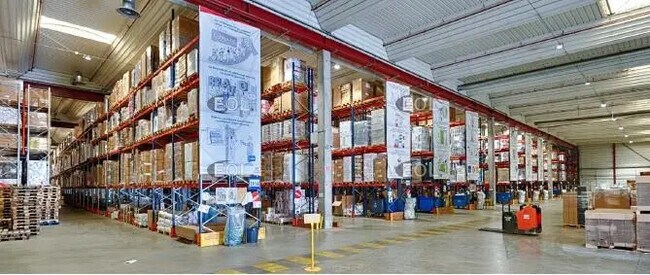 Plus de détails pour Industriel/Logistique à louer