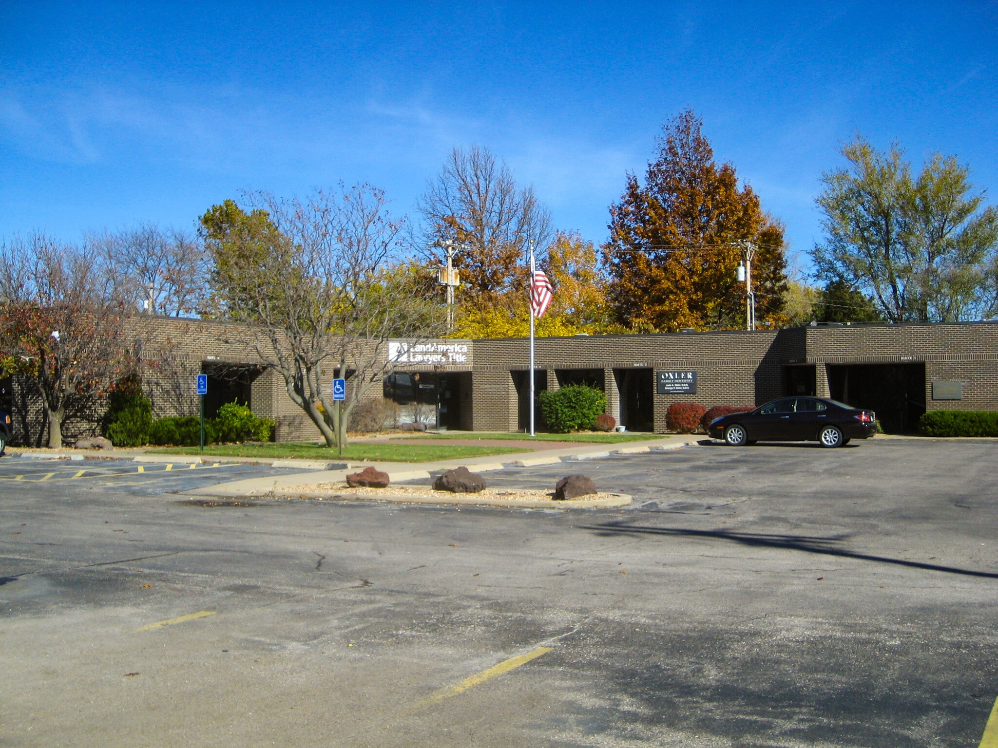 900 N Tyler Rd, Wichita, KS à louer Photo principale– Image 1 sur 8