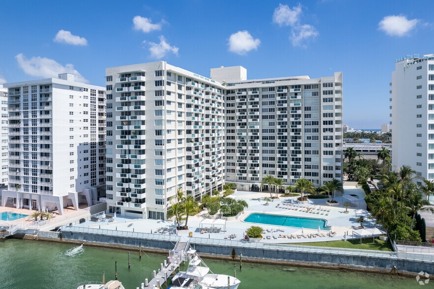 1200 West Ave, Miami Beach, FL à vendre - Photo principale – Image 1 sur 9