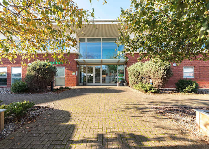 Aerodrome Rd, Gosport à louer - Photo de l’immeuble – Image 1 sur 13