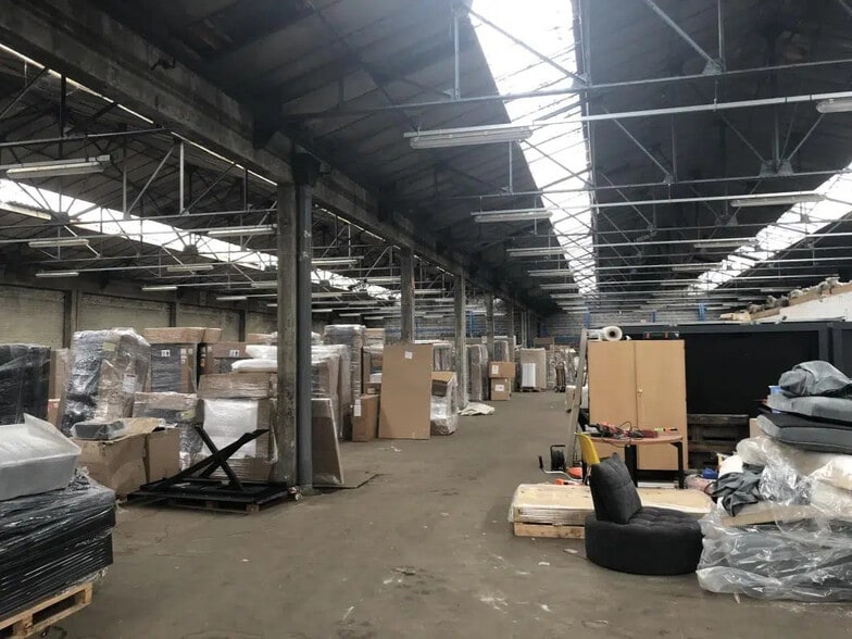 Local d’activités dans Tourcoing à louer - Photo de l’immeuble – Image 3 sur 8