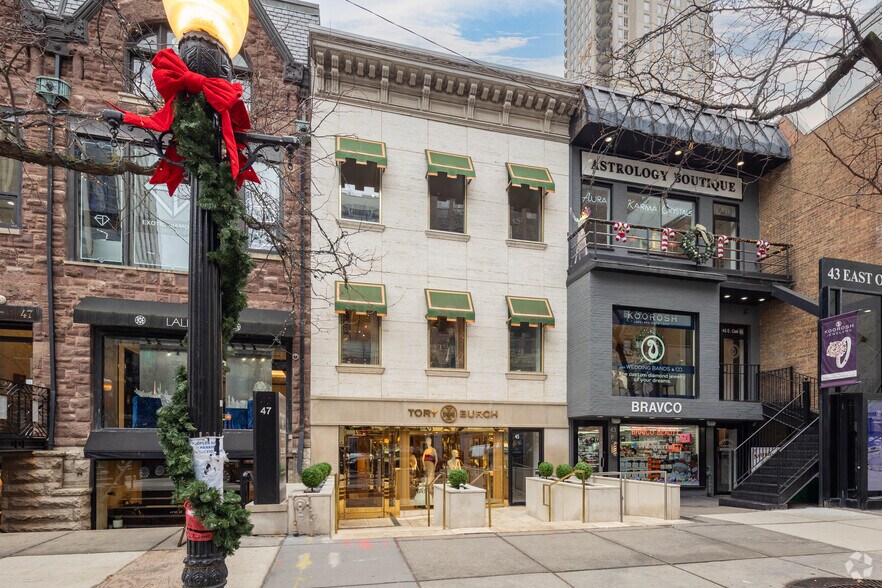 45 E Oak St, Chicago, IL à louer - Photo de l’immeuble – Image 2 sur 6