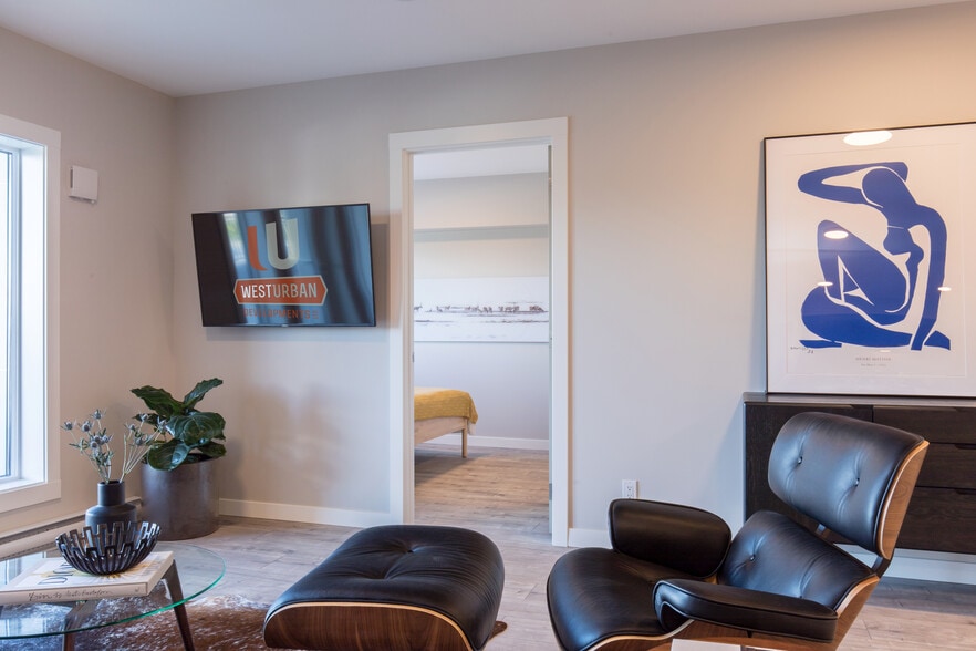 2036-S Island Hwy, Campbell River, BC à vendre - Photo de l’immeuble – Image 2 sur 24