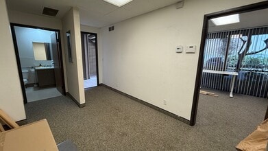 2691 Richter Ave, Irvine, CA à louer Photo intérieure– Image 2 sur 11