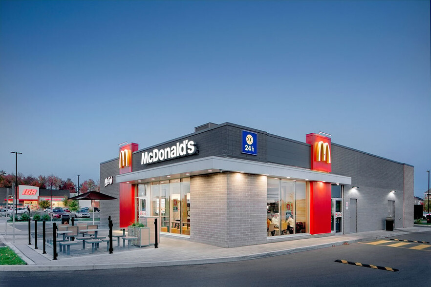 2305 Av Du Marché, St-Lin-Laurentides, QC à louer - Photo de l’immeuble – Image 2 sur 10