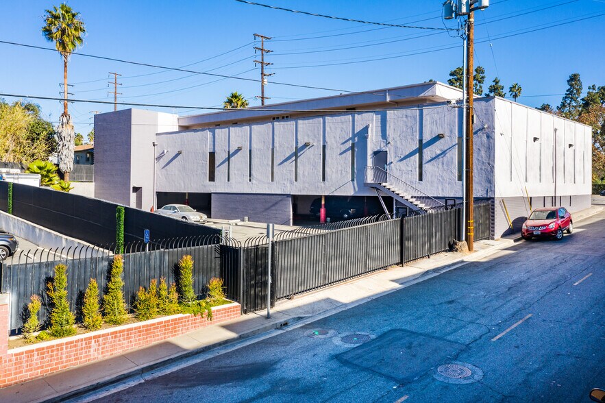 333 Centinela Ave, Inglewood, CA à louer - Photo de l’immeuble – Image 2 sur 8