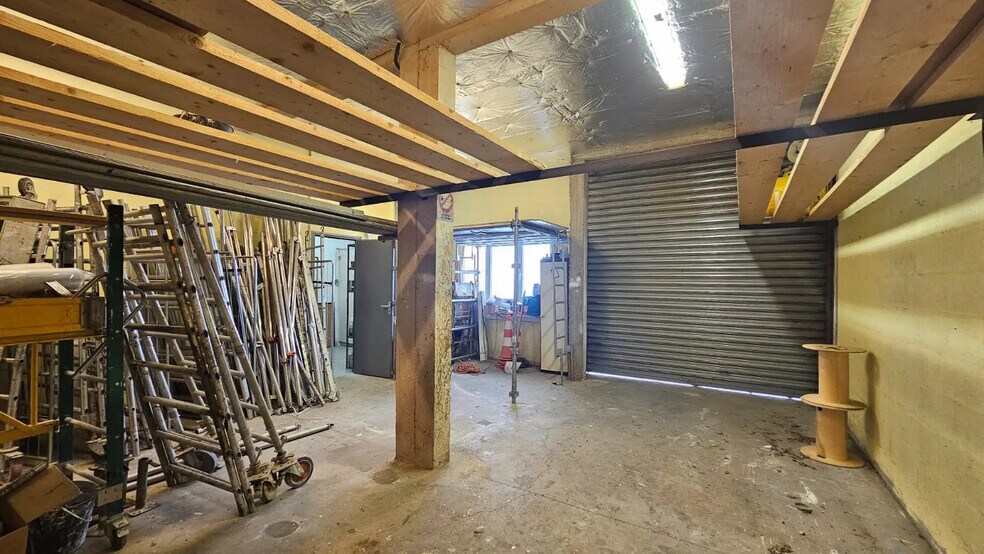 Local d’activités dans Le Plessis-Trévise à louer - Photo de l’immeuble – Image 3 sur 11