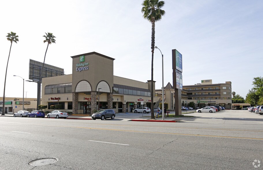 3500 E Colorado Blvd, Pasadena, CA à vendre - Photo de l’immeuble – Image 2 sur 14