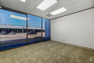 11381 Meadowglen Ln, Houston, TX à louer Photo intérieure– Image 2 sur 4