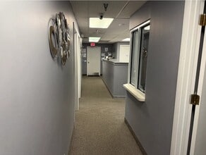 1720 E Tiffany Dr, West Palm Beach, FL à louer Photo intérieure– Image 1 sur 6