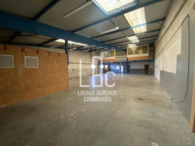 Local d’activités dans Rezé à louer - Photo de l’immeuble – Image 3 sur 16