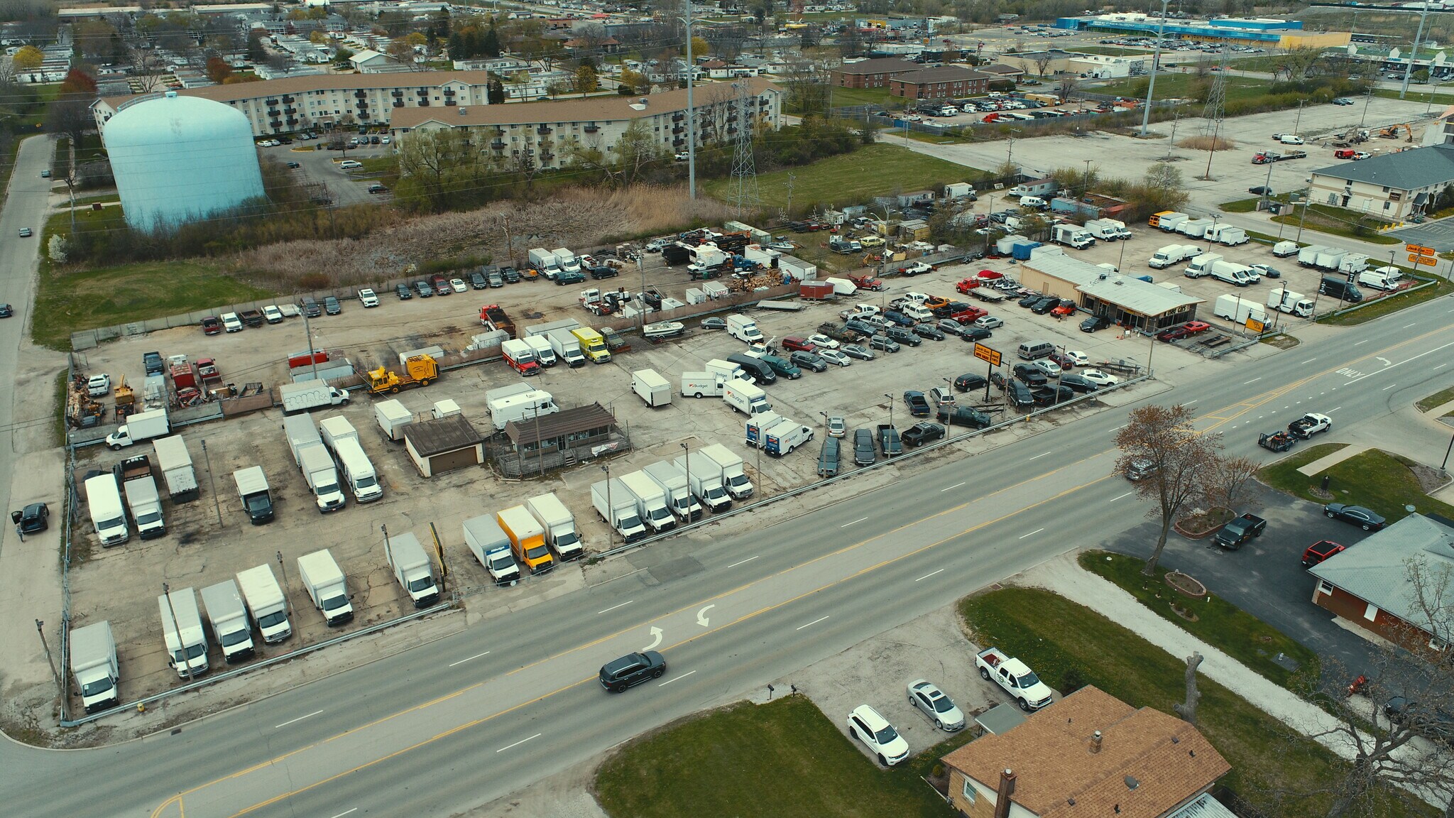 712 S Green Bay Rd, Waukegan, IL à louer Photo principale– Image 1 sur 4