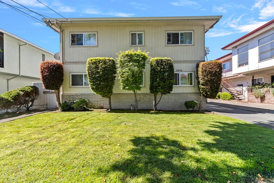 2618 Central Ave, Alameda, CA à vendre - Photo de l’immeuble – Image 2 sur 6
