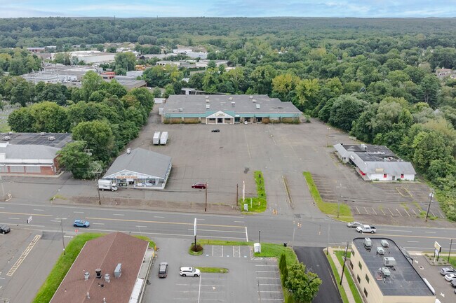Plus de détails pour 855 Boston Post Rd, West Haven, CT - Local commercial à louer
