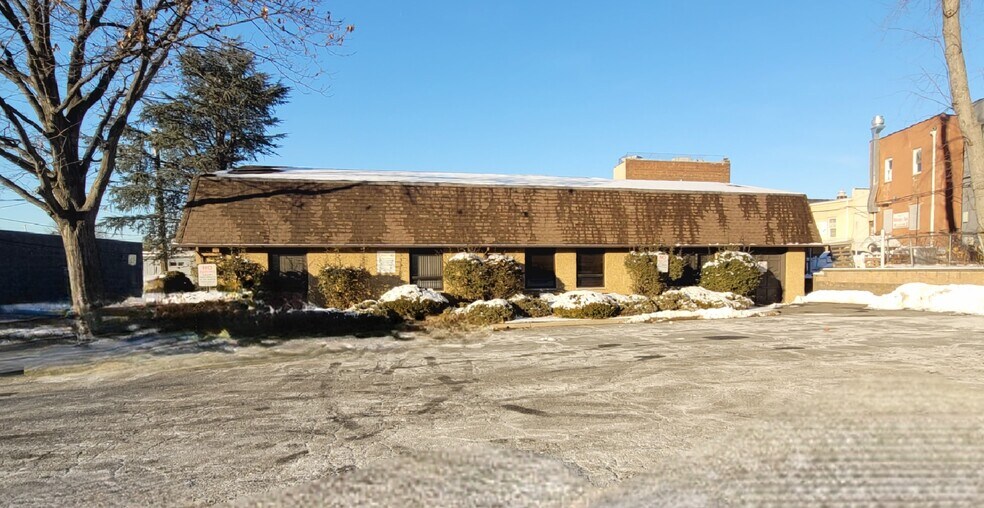 75 Portland Ave, Bergenfield, NJ à louer - Photo de l’immeuble – Image 3 sur 5